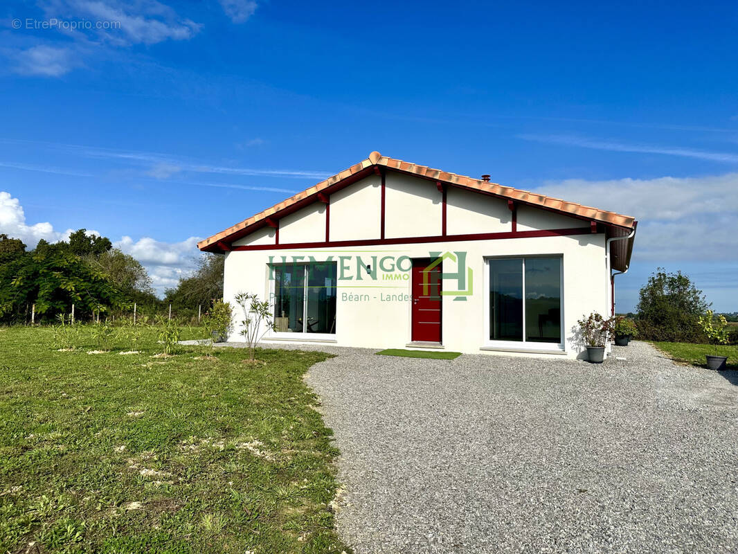 Maison à BEHASQUE-LAPISTE