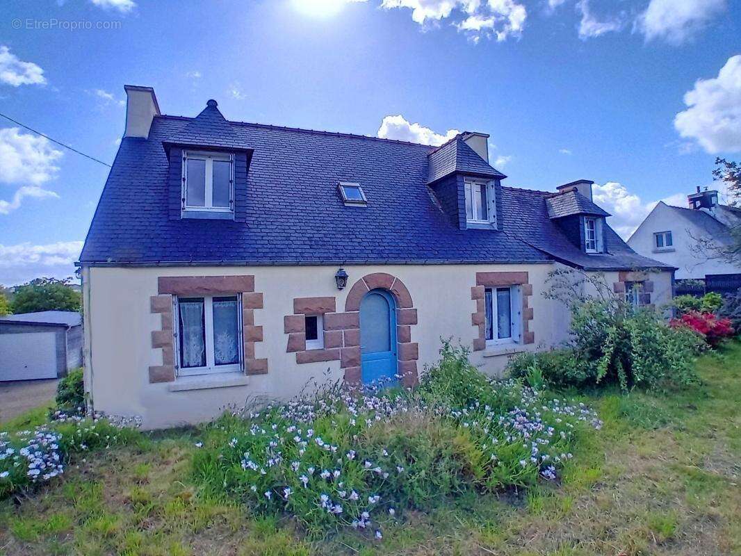 Maison à PLOUGASNOU