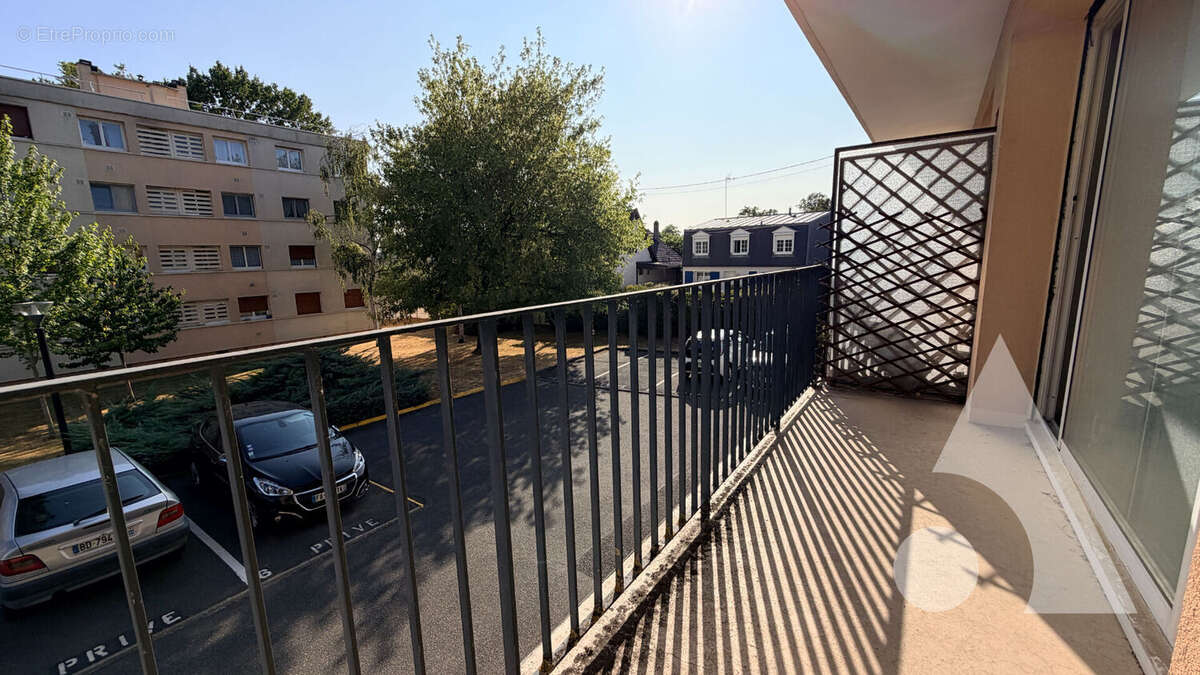 F3 avec balcon + cave et place de parking privée - photo 10