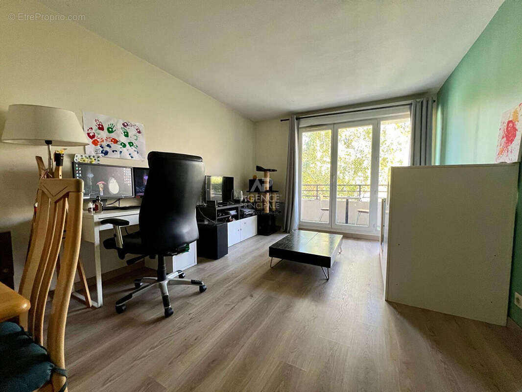 Appartement à HOUILLES