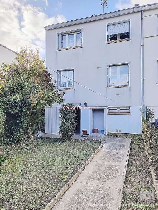 Maison à LOUVRES