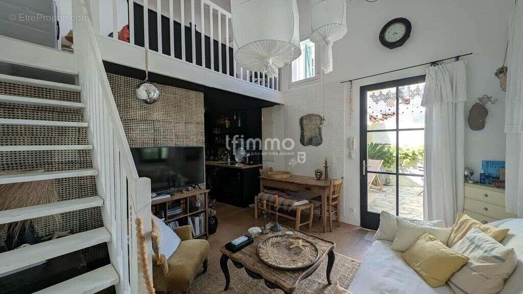 Appartement à SAINT-MARTIN-DE-RE