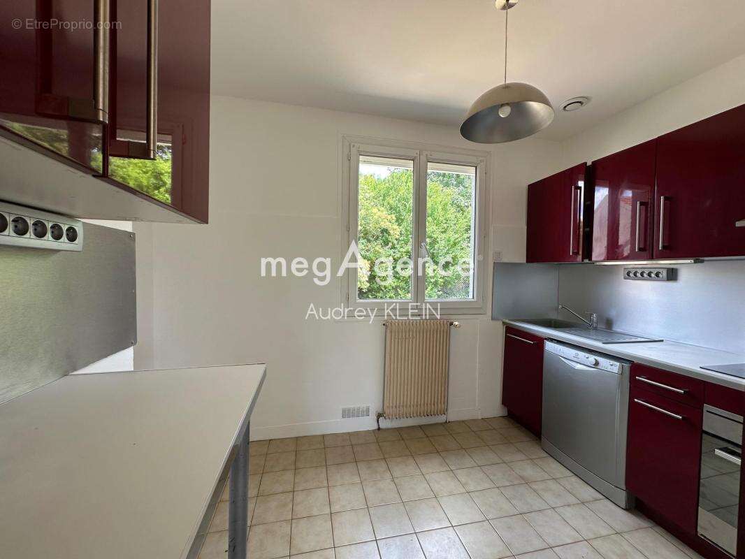 Maison sur sous sol total et son terrain de 671m2 - photo 5