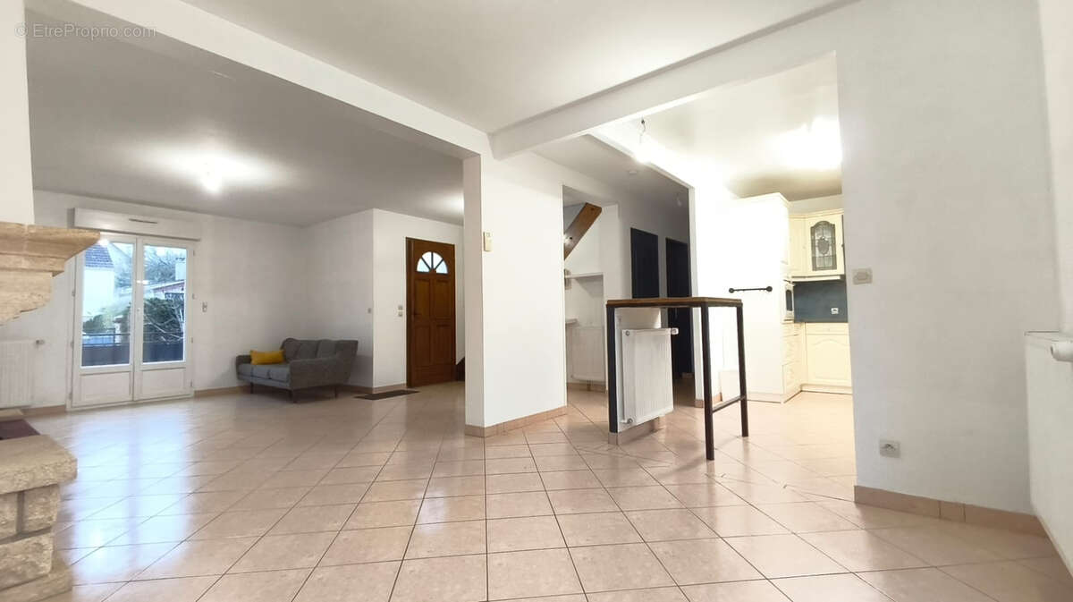 Maison à VIGNEUX-SUR-SEINE