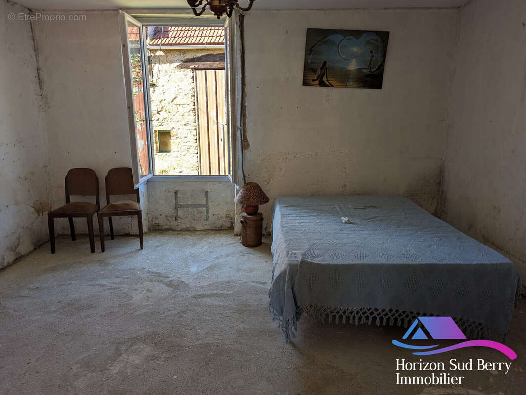 Salon / chambre - Maison à PERASSAY