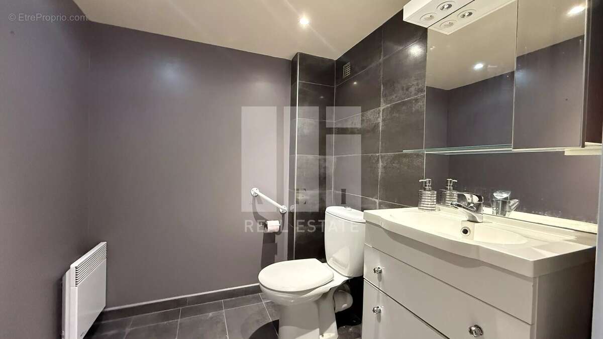 Cannes centre-ville local commercial/bureaux - photo 4