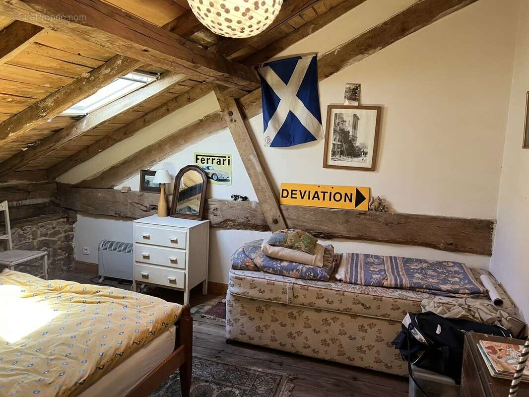 Maison en pierre de 300m² - 4 chambres et jardin joli - photo 15