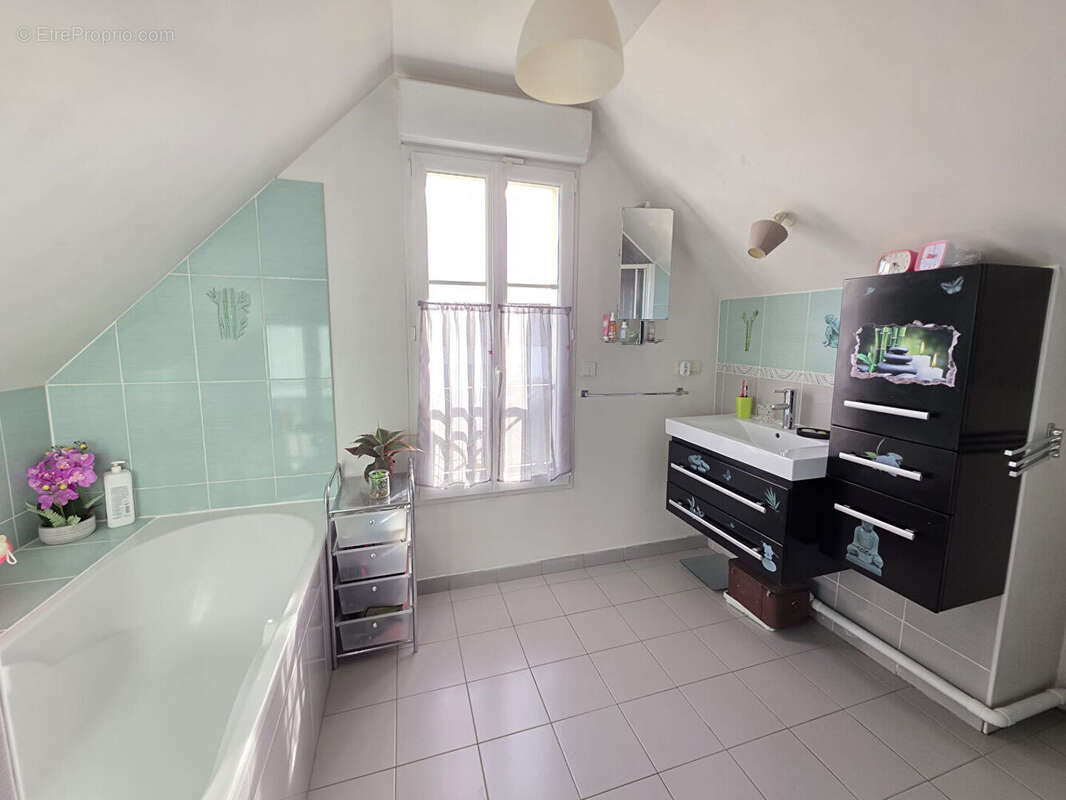 Maison à BELLOY-EN-FRANCE