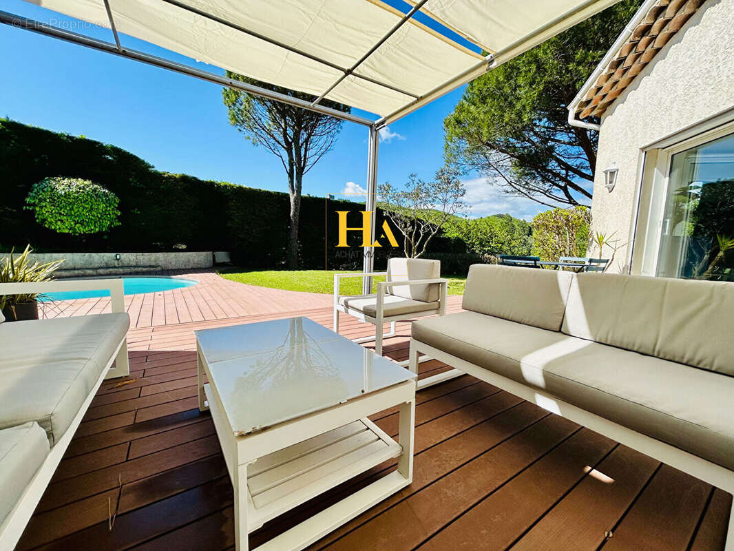 Maison à MONTELIMAR