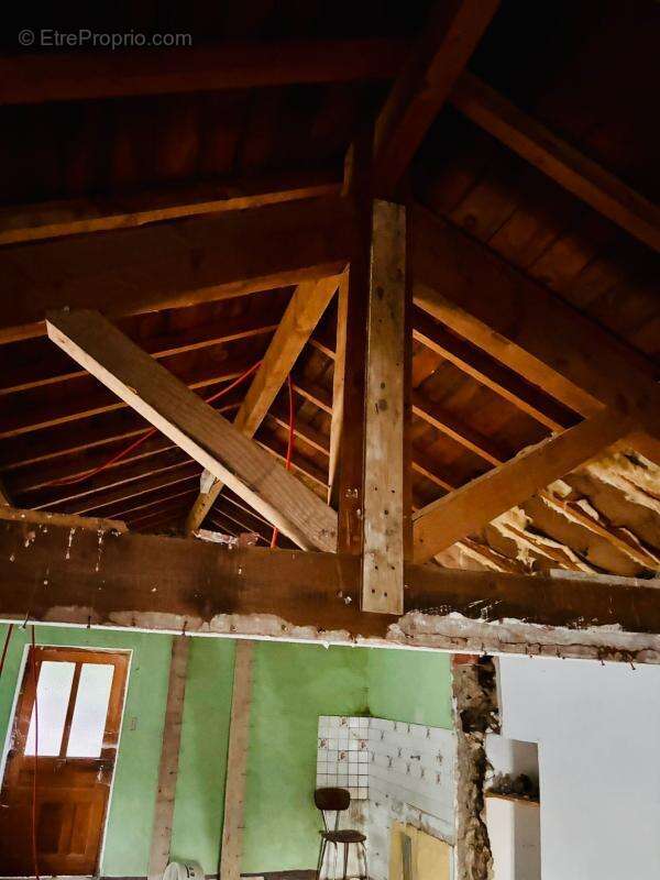 Maison à PIED-DE-BORNE