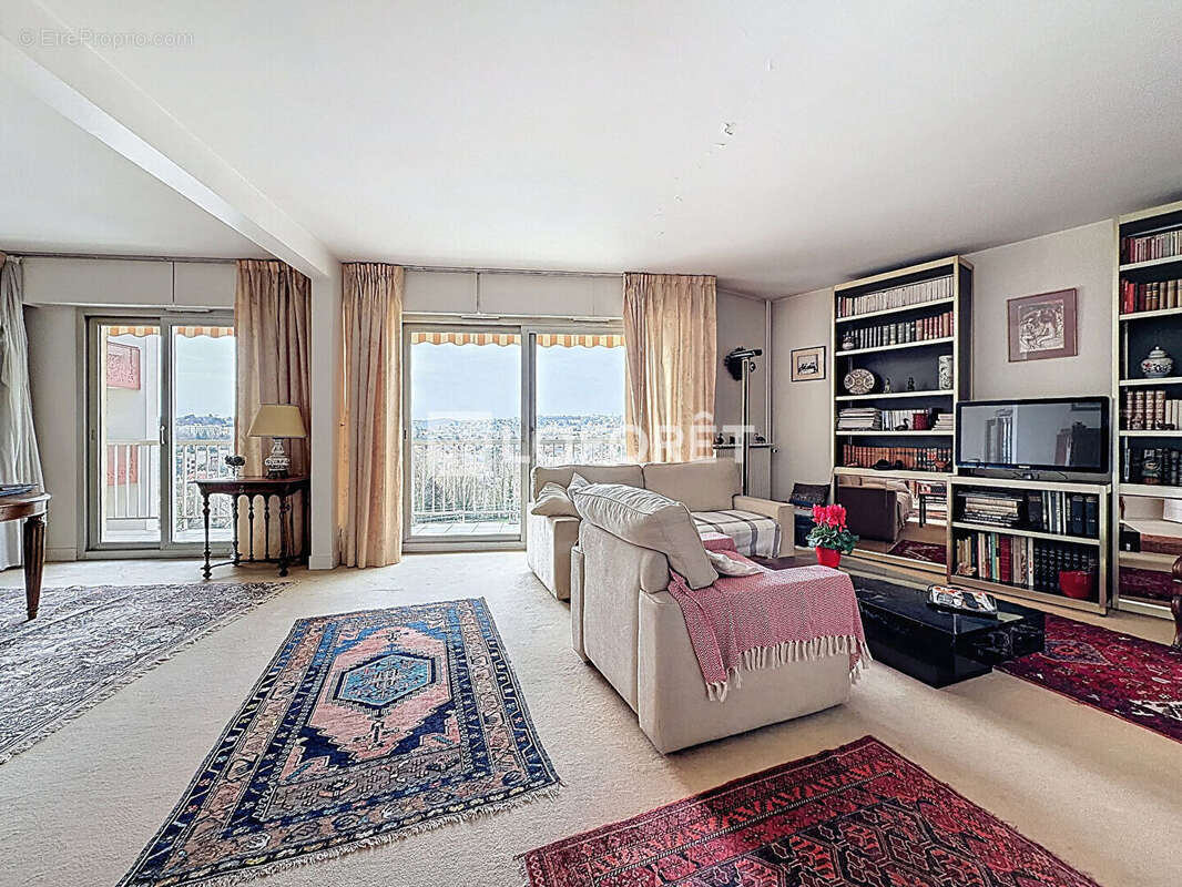 Appartement à BOURG-LA-REINE