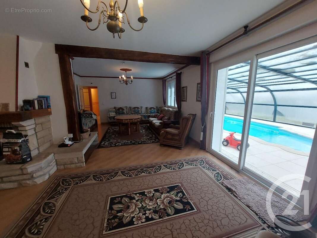 Maison à ETAIS-LA-SAUVIN