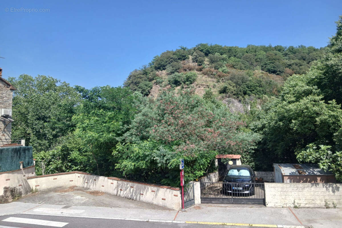 Appartement à REYNES