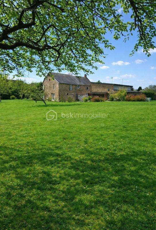 Maison à SAINT-SAUVEUR-LA-POMMERAYE