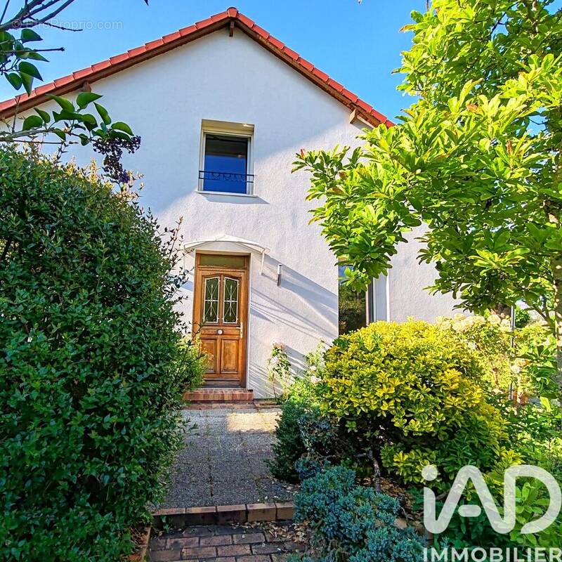 Photo 1 - Maison à SAINT-JEAN-DE-BRAYE