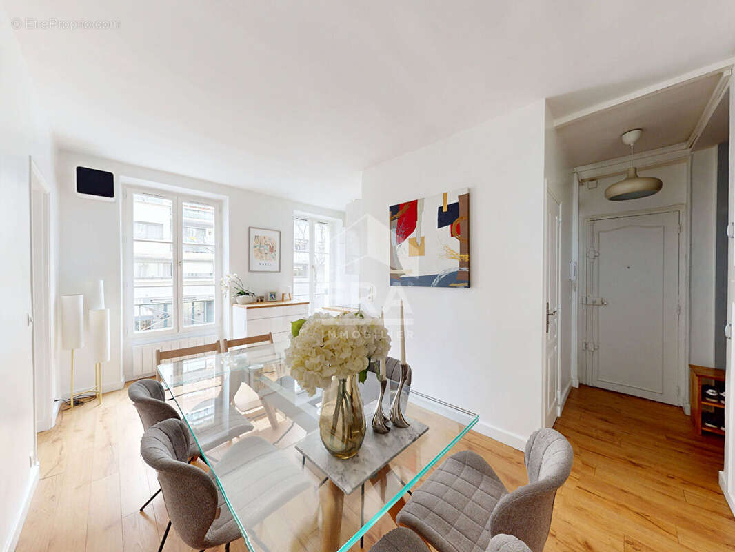 Appartement à PARIS-15E