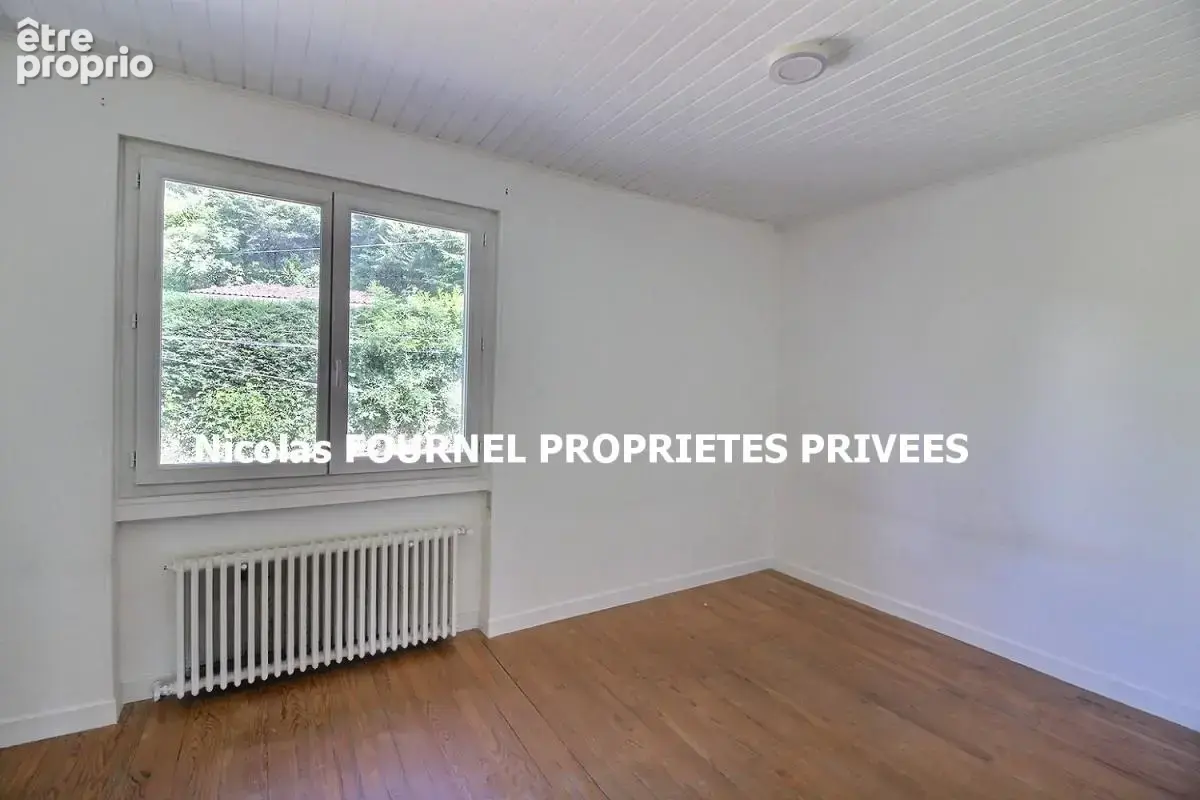 Maison Le Chambon Feugerolles 11 pièce(s) 231.86 m2 - photo 11