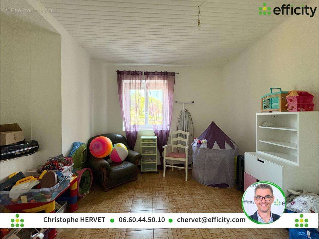 Maison à MAGNAC-SUR-TOUVRE