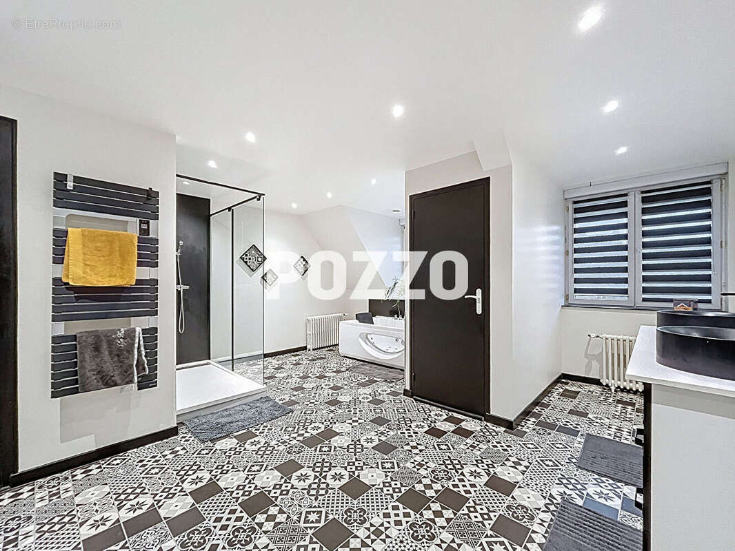 Appartement à SAINT-HILAIRE-DU-HARCOUET