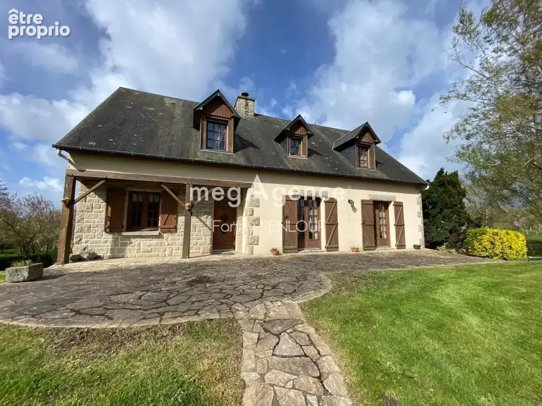 Maison à LE VAL-SAINT-PERE