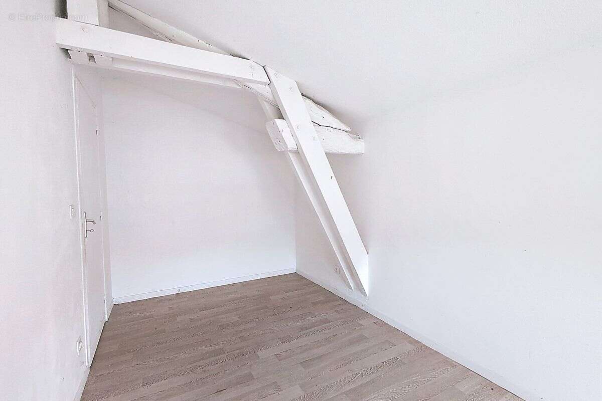 Appartement à L'ARBRESLE