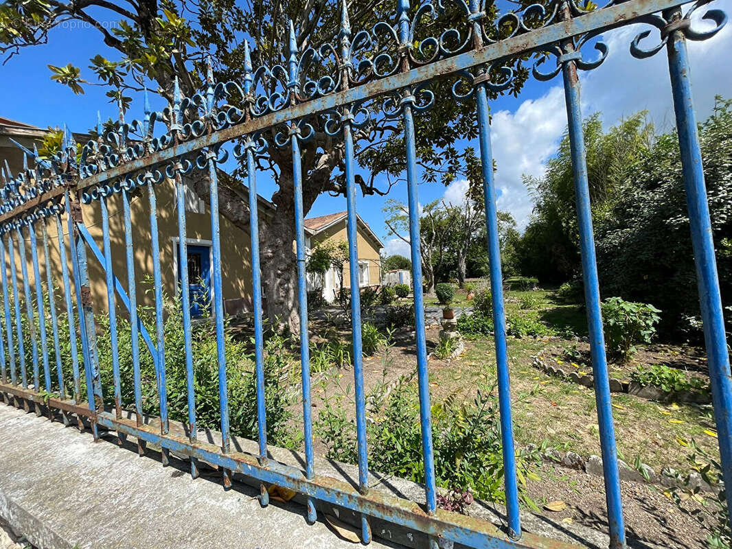 Maison à MARENNES