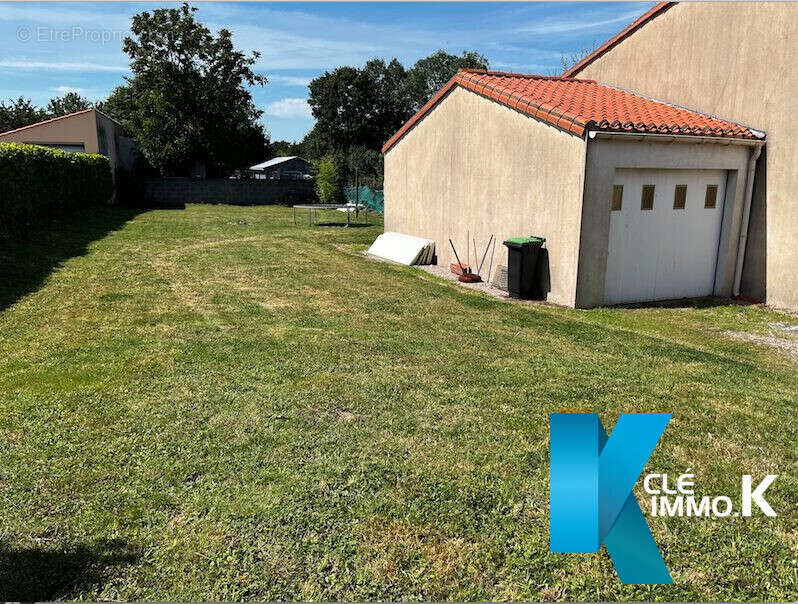 Maison à LES BROUZILS