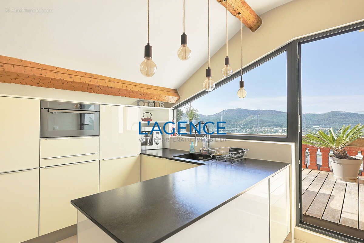 Appartement à HYERES