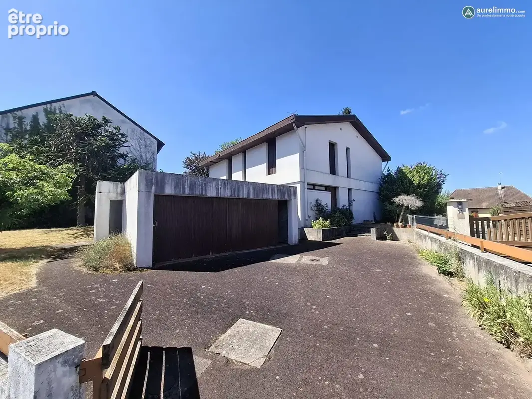 façade avant avec garage