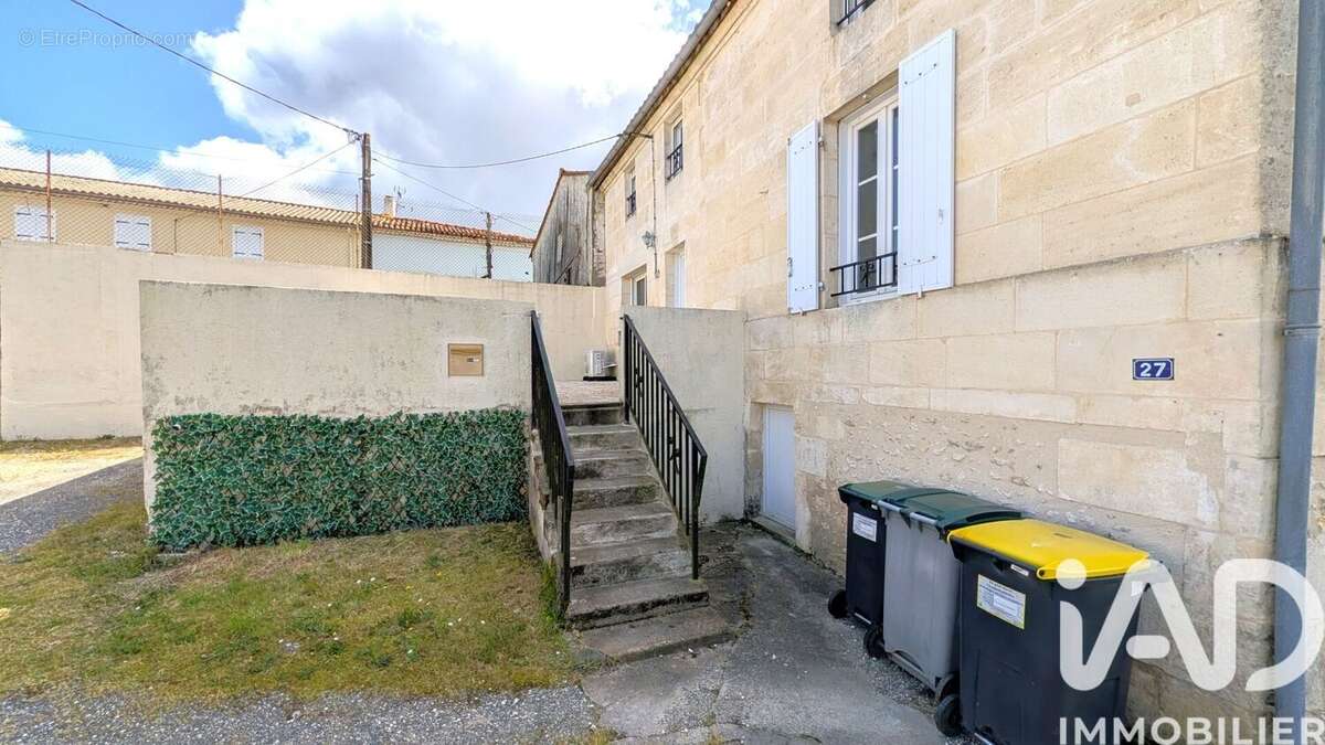 Photo 2 - Maison à MONTENDRE