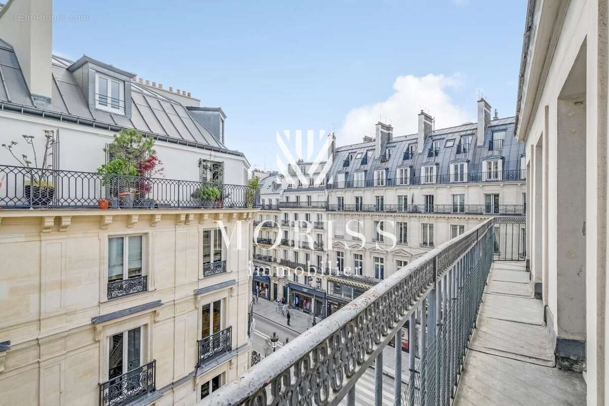 Appartement à PARIS-1E