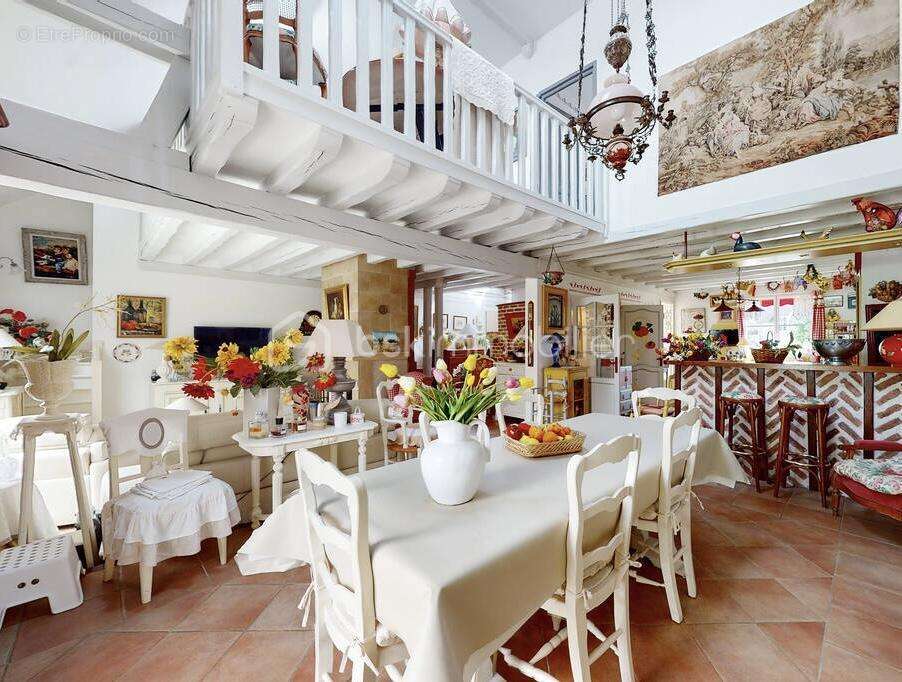 Maison à SAVIGNY-LE-TEMPLE