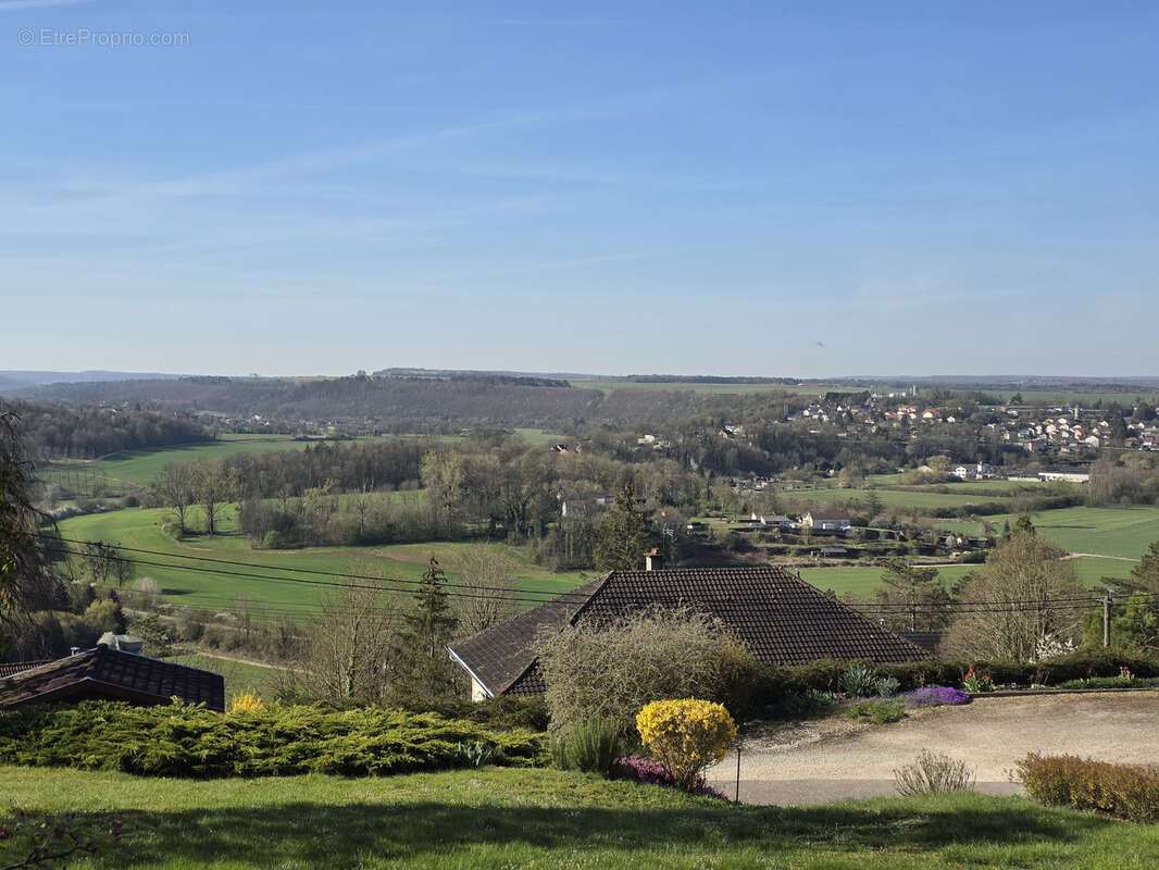Maison à NEUFCHATEAU