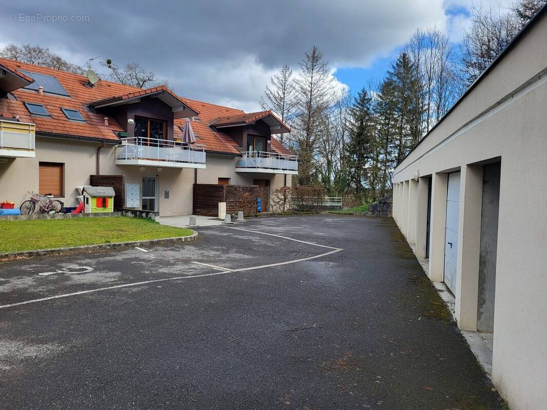 Appartement à THOIRY