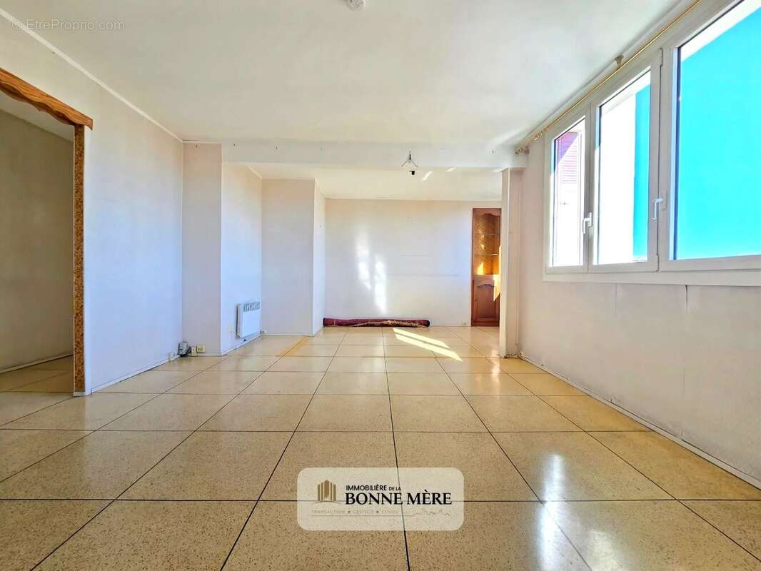 Appartement à MARSEILLE-14E