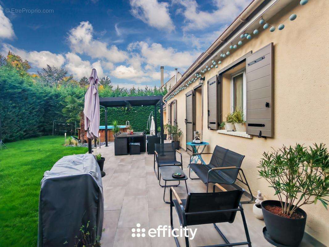 Maison à LA QUEUE-EN-BRIE