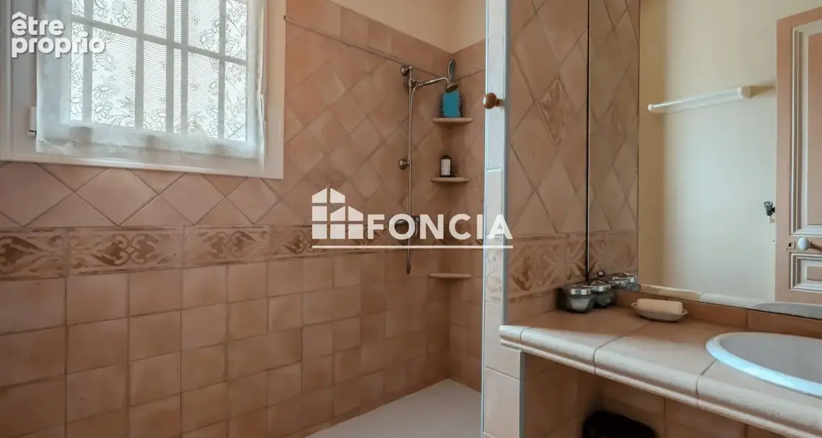 Entraigues sur la Sorgue maison 220 m² avec Piscine 2800 m² de terrain - photo 9