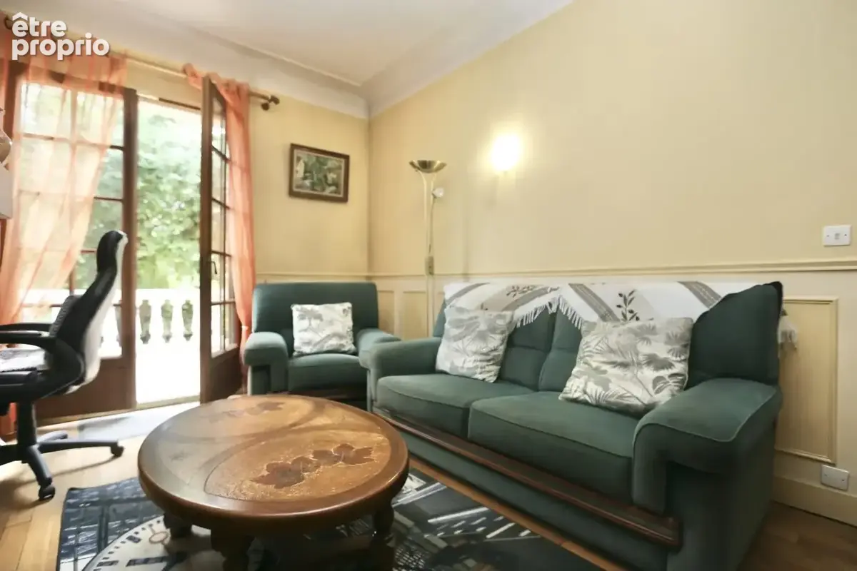 Maison avec 4 chambres sur un terrain de 300 m2 - photo 3