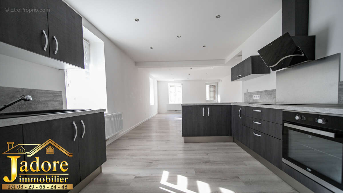 Immeuble de rapport rénové !! NOUVEAU PRIX !! - photo 2
