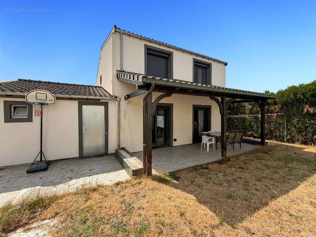 Maison de 100 m2 à MONTCEAU LES MINES avec terrain - photo 10