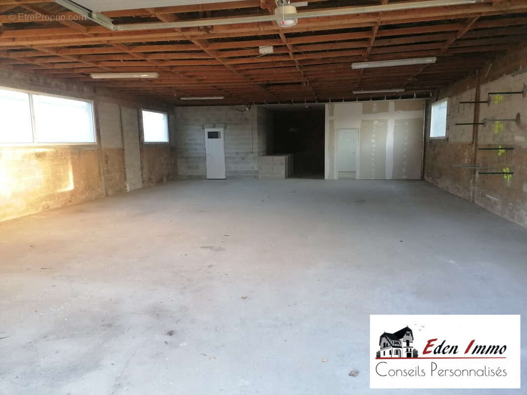 Commerce à L&#039;ISLE-D&#039;ESPAGNAC