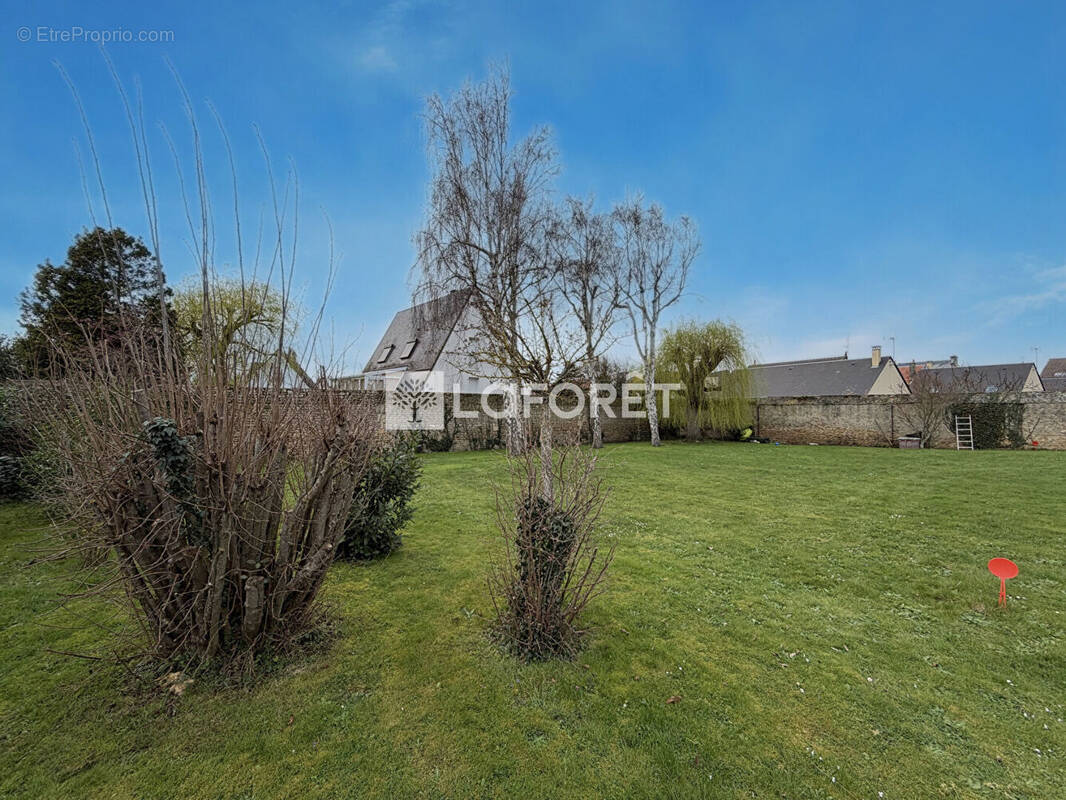 Terrain à COURSEULLES-SUR-MER