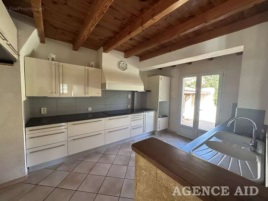 Maison à CUGES-LES-PINS