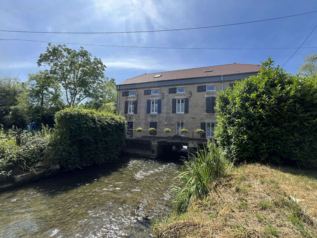 Maison à LONS-LE-SAUNIER