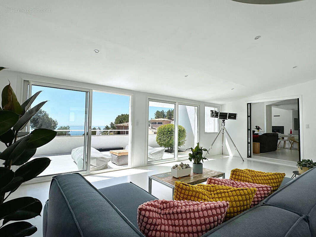 Maison à ENSUES-LA-REDONNE