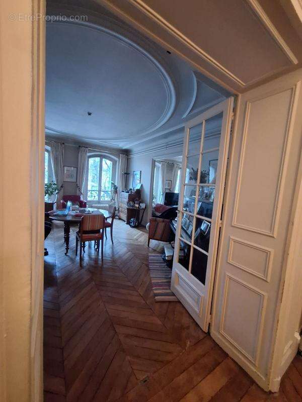 Appartement à PARIS-17E