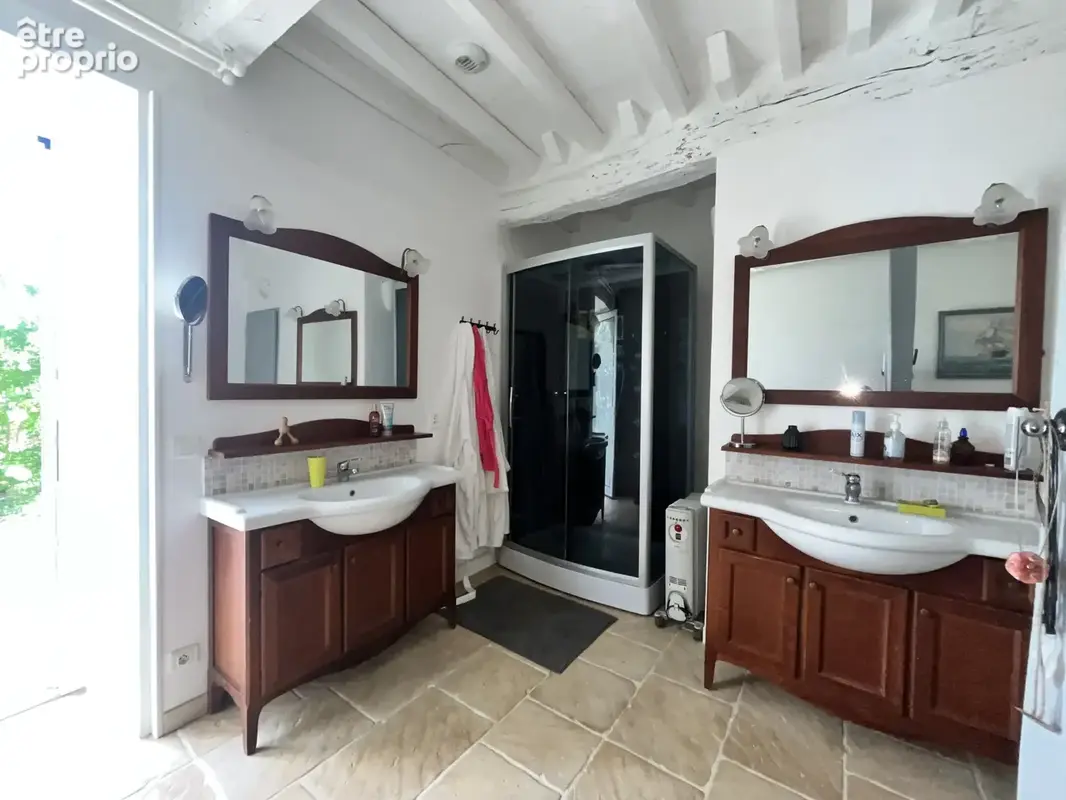 Belle propriété de 375 m2   5 chambres   Piscine   Dépendances   Prestations de qualité - photo 10