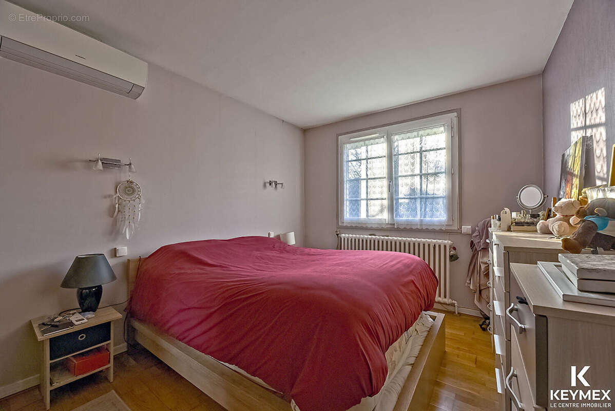 Maison à LE THILLAY