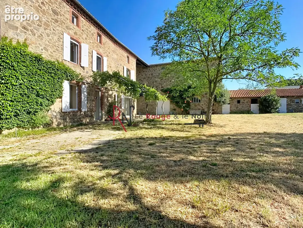 Talencieux - Au calme - Maison indépendante en pierres apparentes sans vis-à-vis avec nombreuses annexes - photo 13