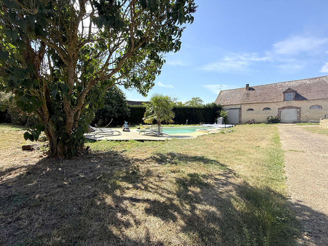 Maison à HOUDAN